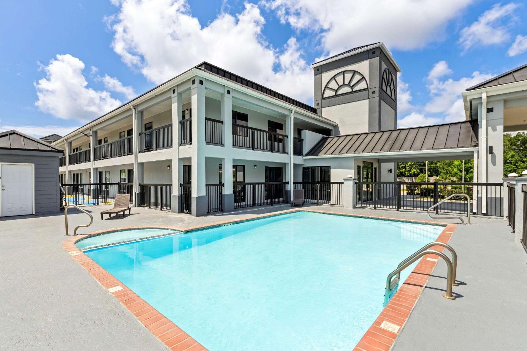 Econo Lodge Inn & Suites Ocean Springs - Biloxi Buitenkant foto