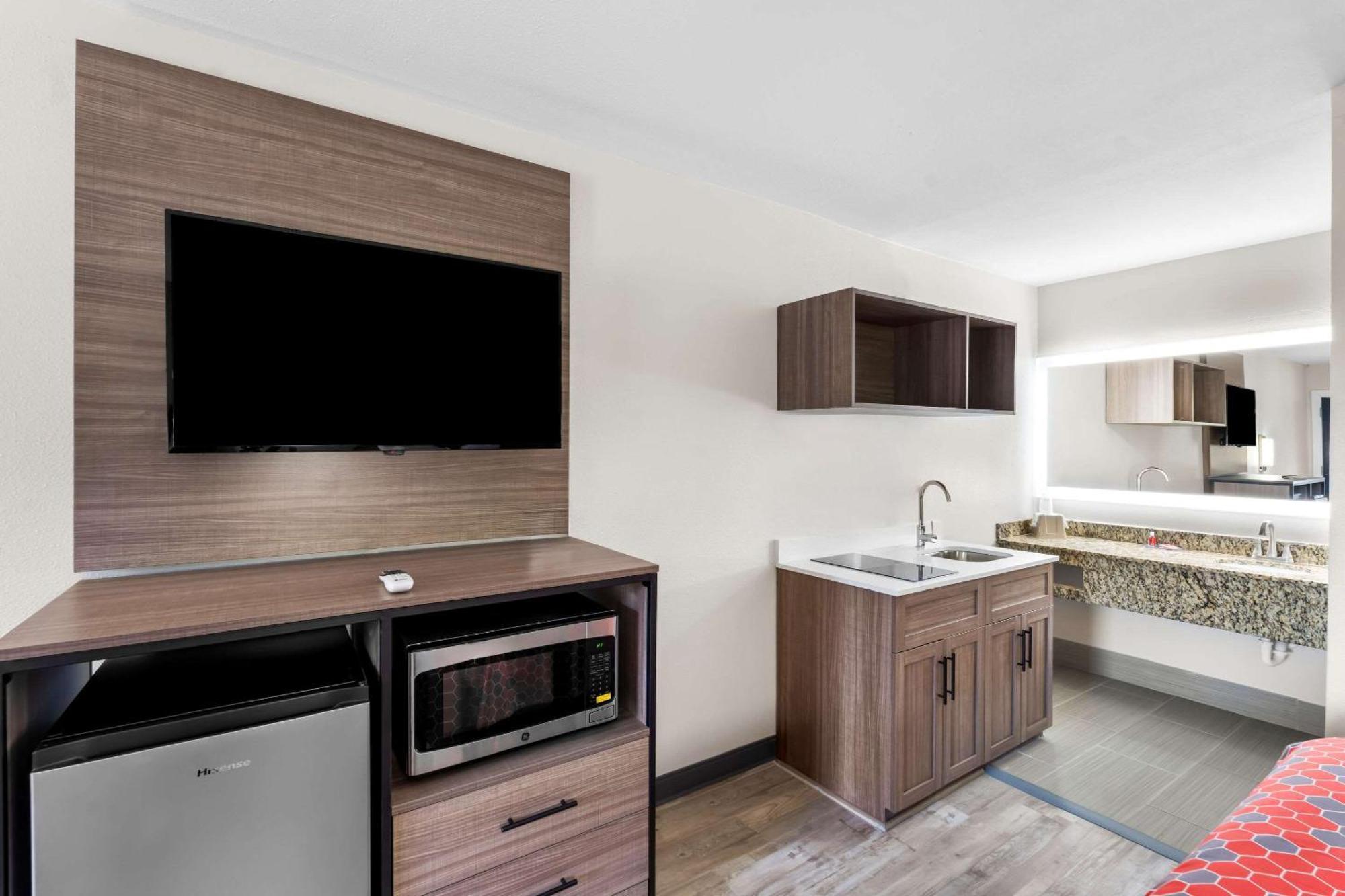 Econo Lodge Inn & Suites Ocean Springs - Biloxi Buitenkant foto