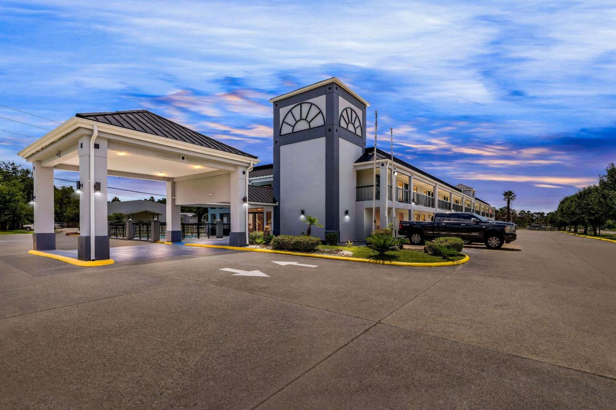 Econo Lodge Inn & Suites Ocean Springs - Biloxi Buitenkant foto