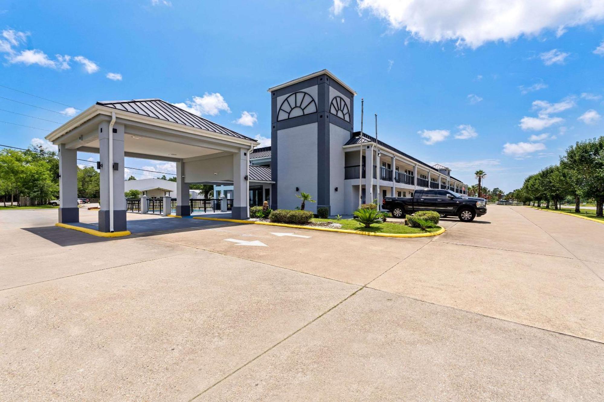 Econo Lodge Inn & Suites Ocean Springs - Biloxi Buitenkant foto