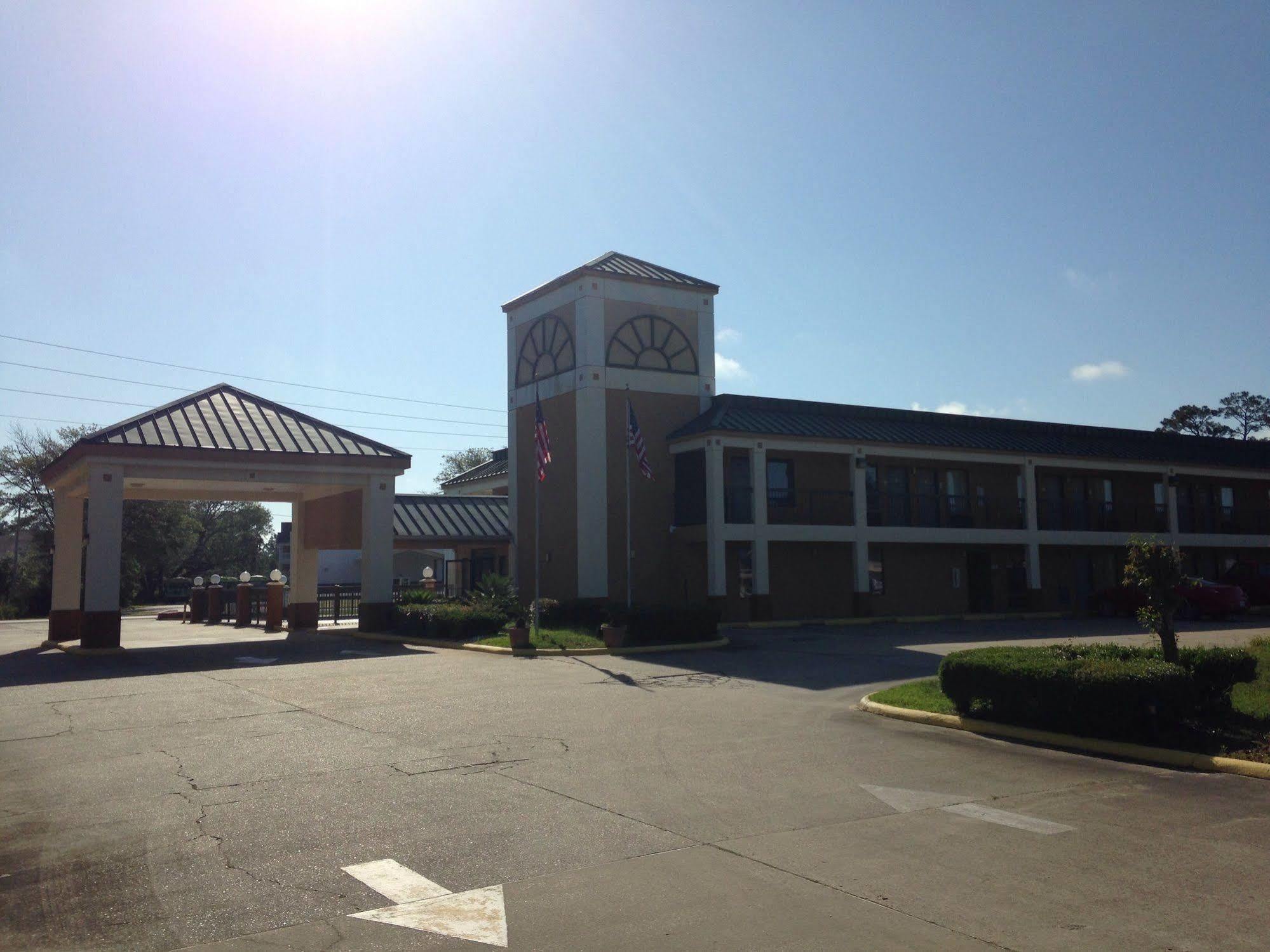 Econo Lodge Inn & Suites Ocean Springs - Biloxi Buitenkant foto