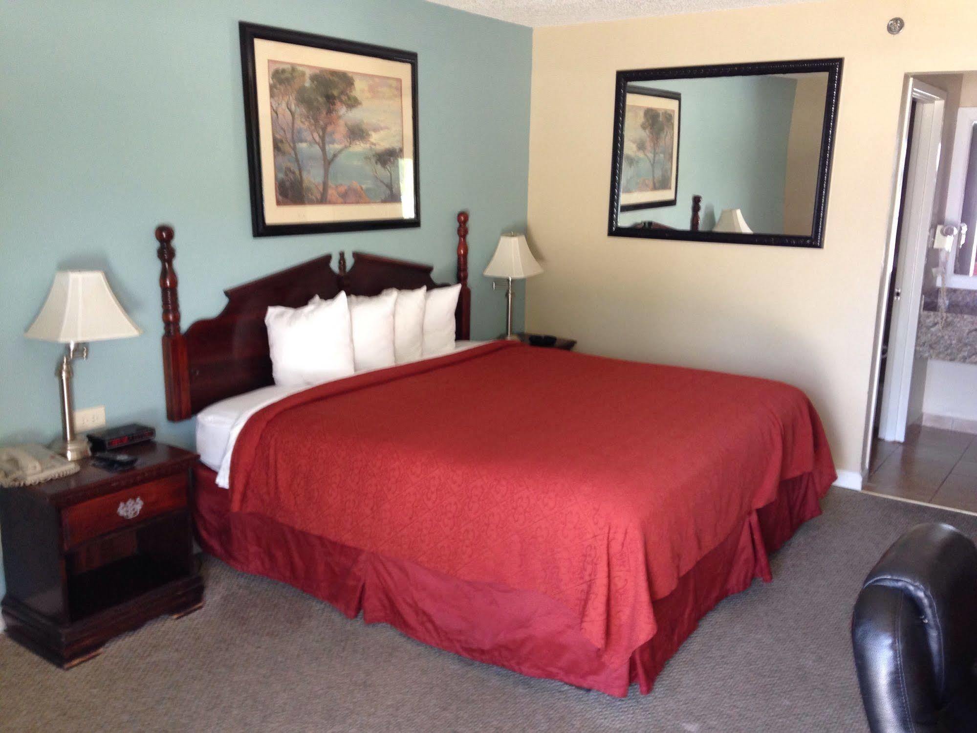 Econo Lodge Inn & Suites Ocean Springs - Biloxi Buitenkant foto